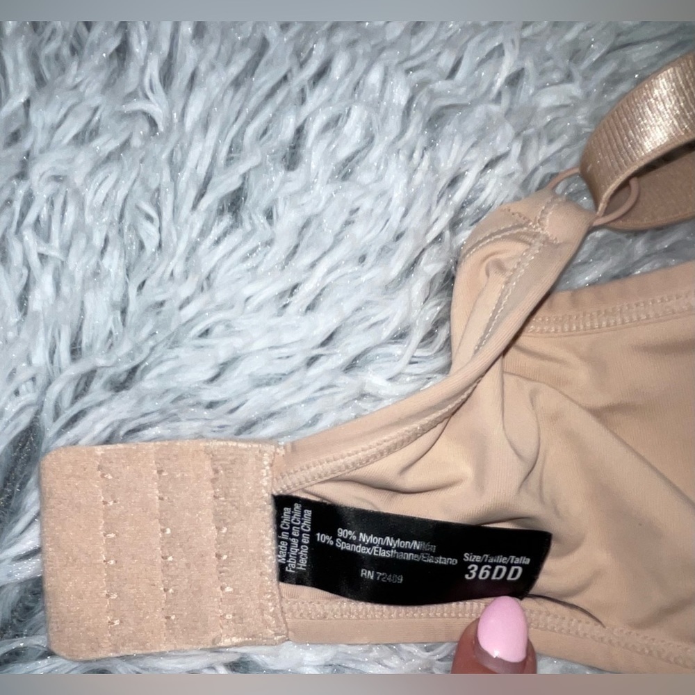 36DD Wirefree Bra Bundle of two 1 Black and 1 Nude - Picture 8 of 9